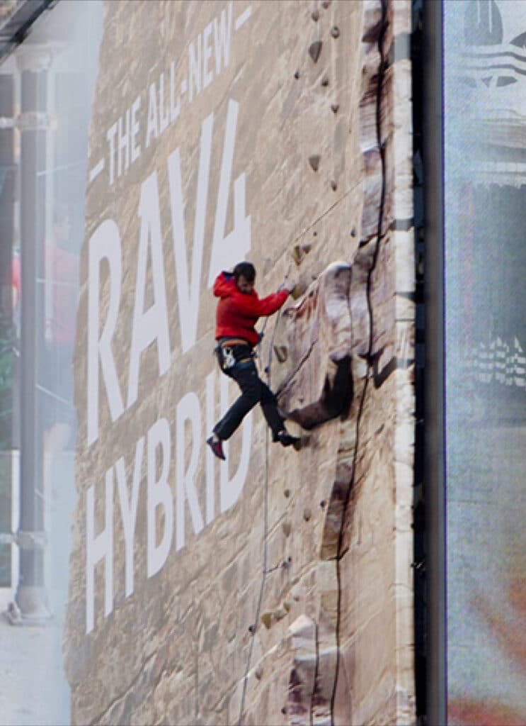 9 Rav4 Billboard Climber